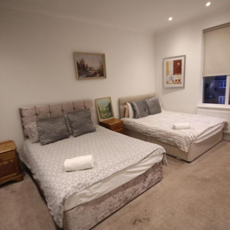 Great West Road Apartments Flat C London Eksteriør billede