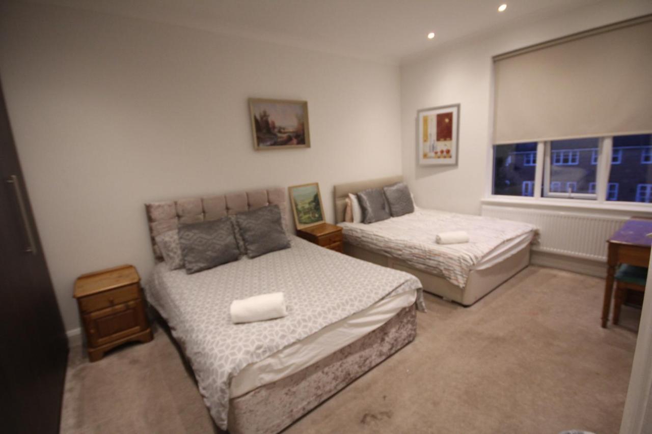 Great West Road Apartments Flat C London Eksteriør billede